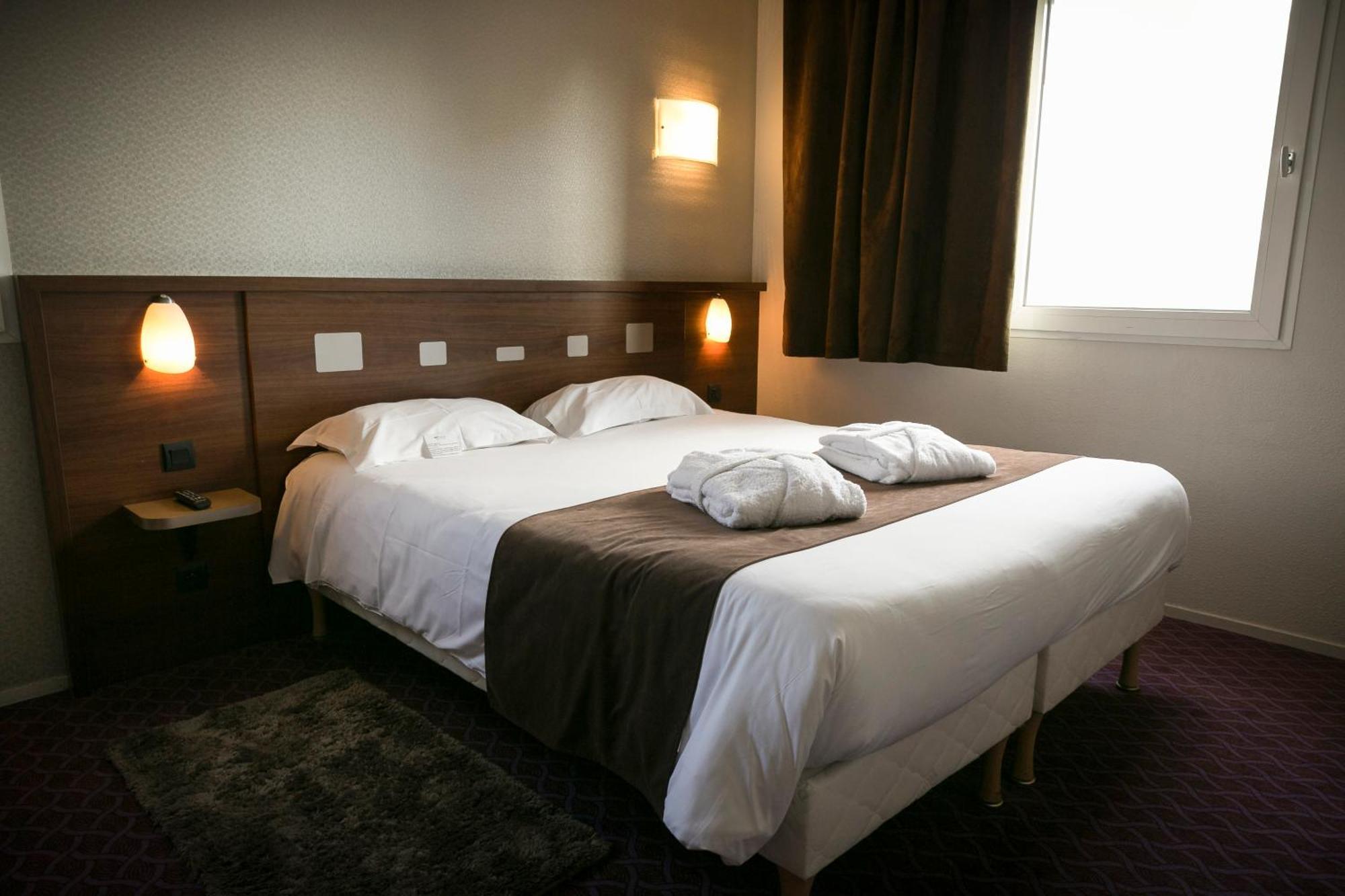 Brit Hotel Rennes Le Castel Kültér fotó