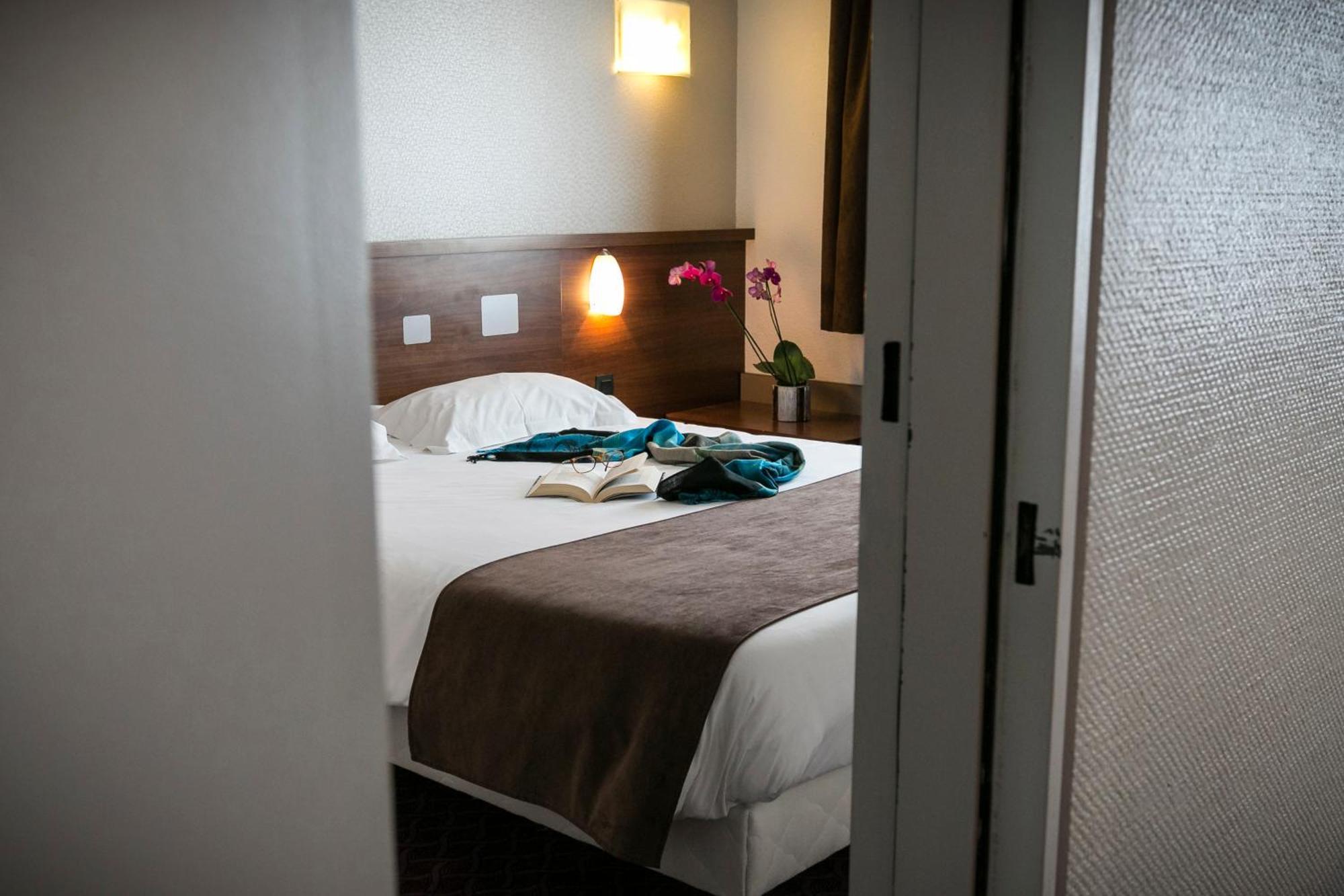 Brit Hotel Rennes Le Castel Kültér fotó
