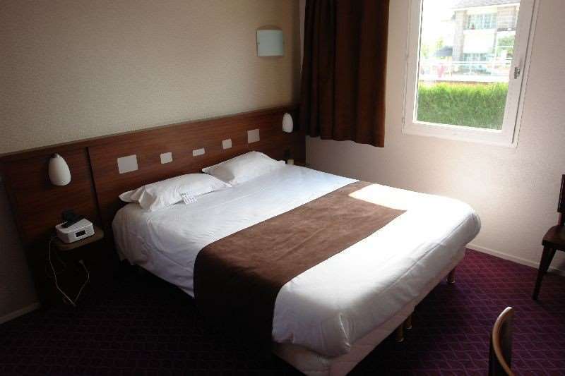 Brit Hotel Rennes Le Castel Szoba fotó